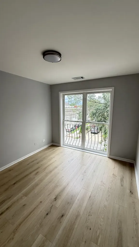 341 West 24th Street Chicago IL 60616