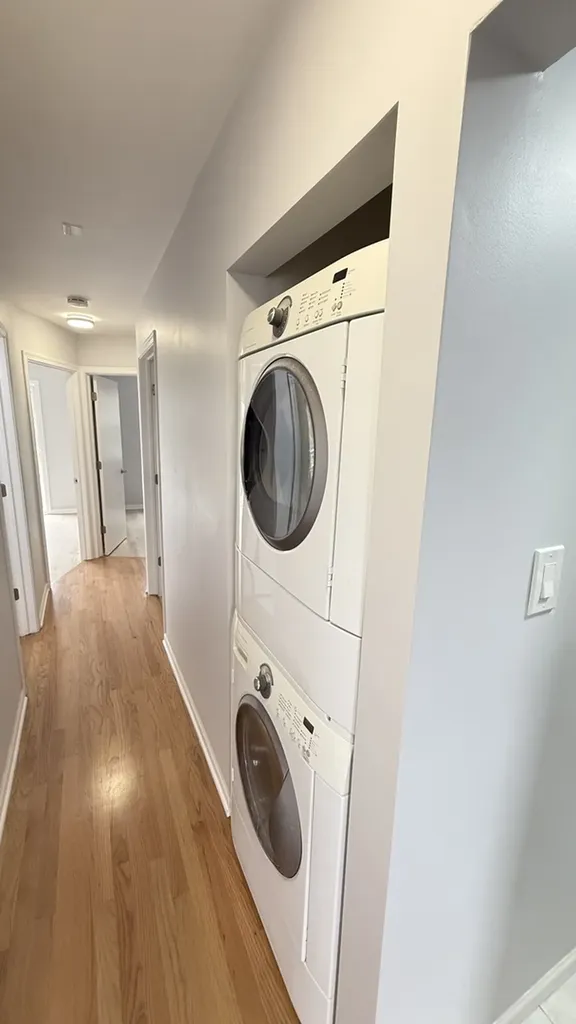 341 West 24th Street Chicago IL 60616