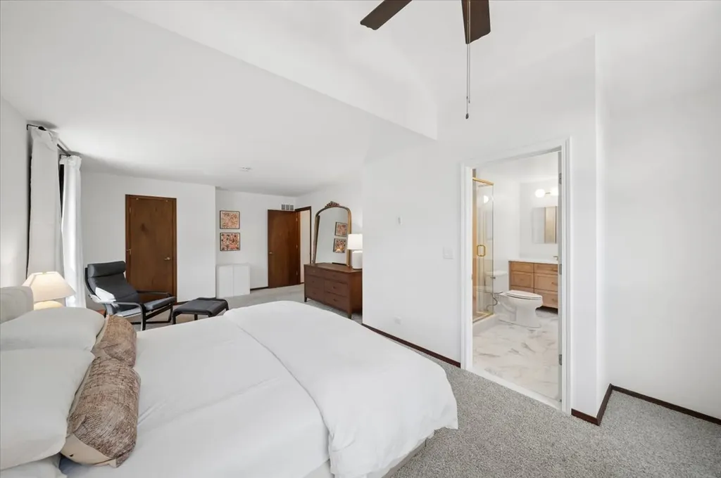 925 Manchester Street Naperville IL 60563