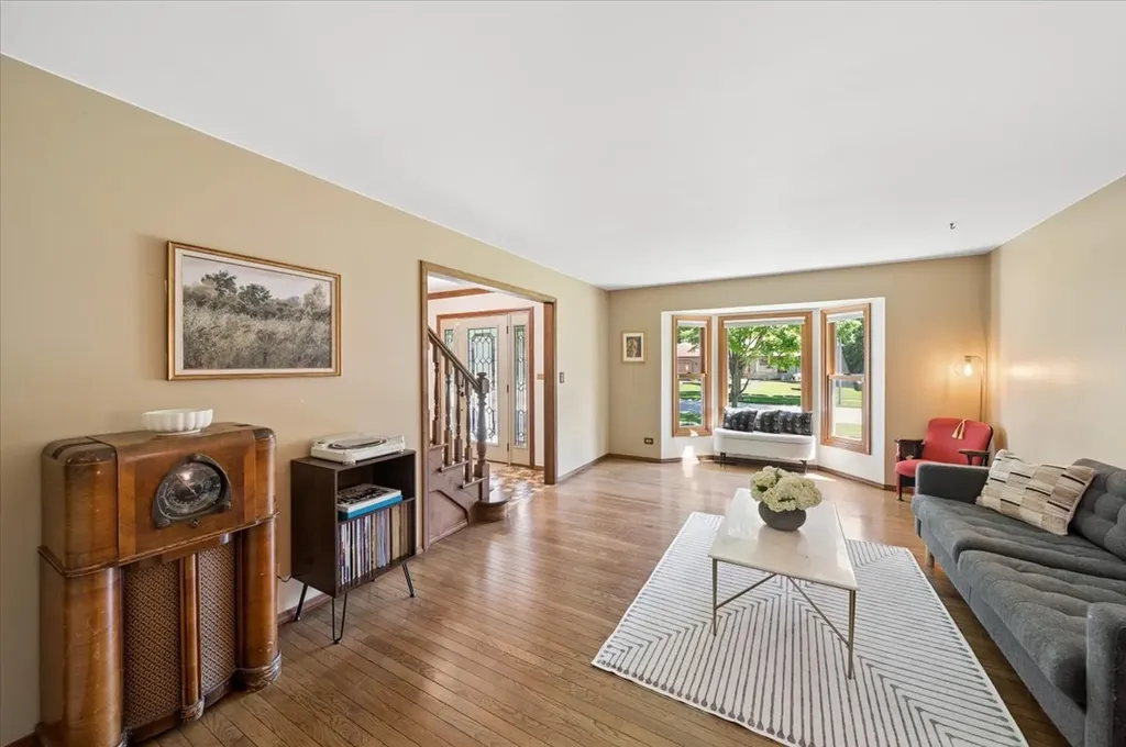 925 Manchester Street Naperville IL 60563