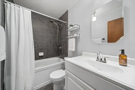 925 Manchester Street Naperville IL 60563