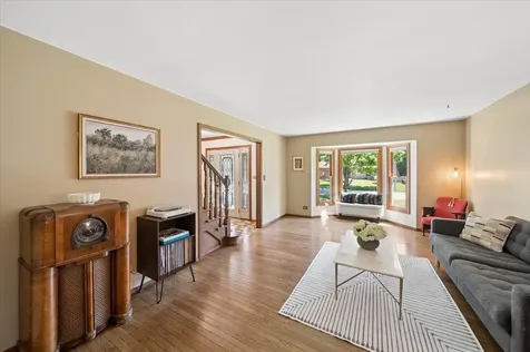 925 Manchester Street Naperville IL 60563