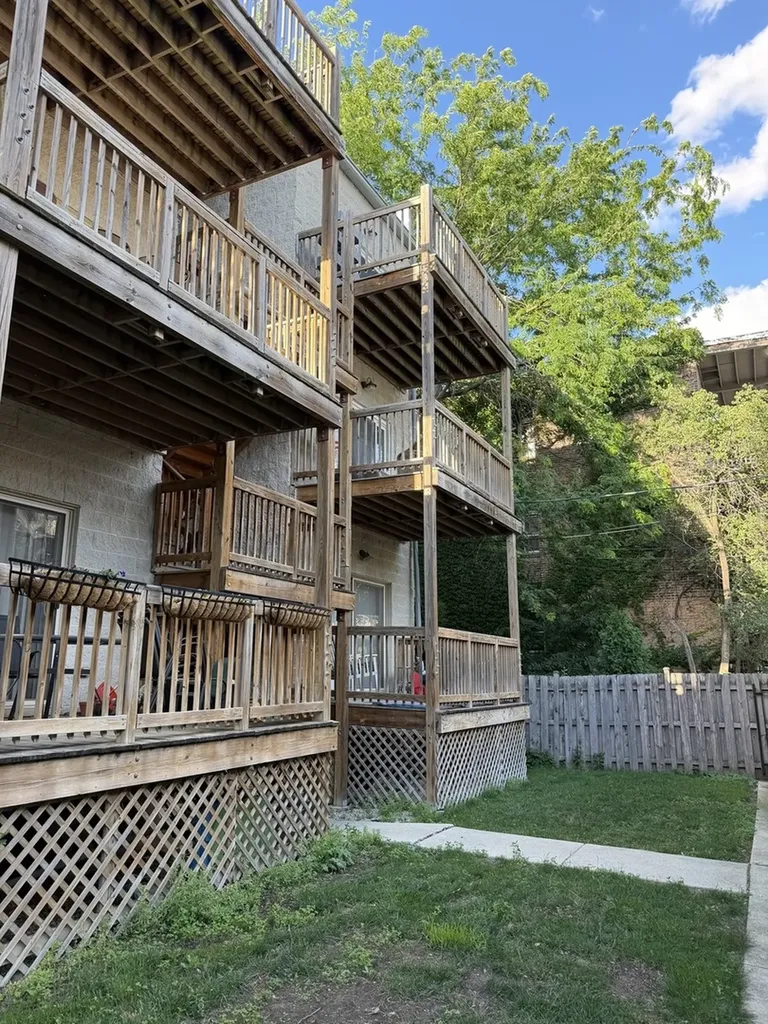 2657 West Thomas Street Chicago IL 60622