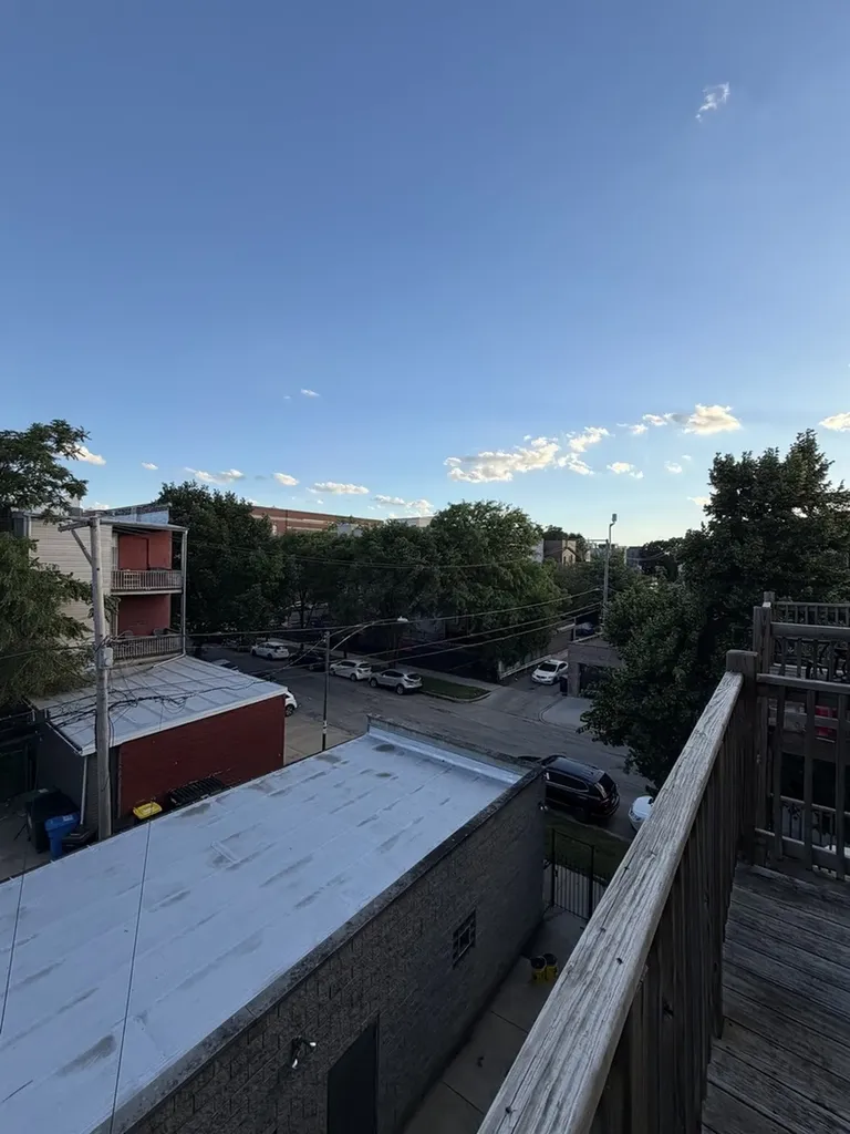 2657 West Thomas Street Chicago IL 60622