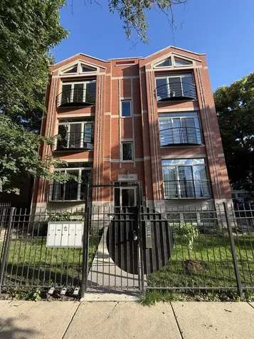2657 West Thomas Street Chicago IL 60622