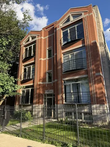 2657 West Thomas Street Chicago IL 60622