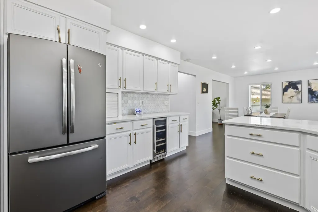 2462 Green Valley Court Aurora IL 60503