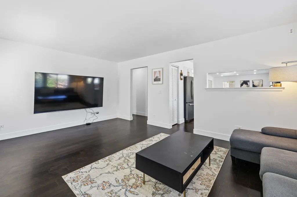 2462 Green Valley Court Aurora IL 60503