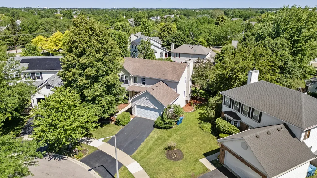 2462 Green Valley Court Aurora IL 60503