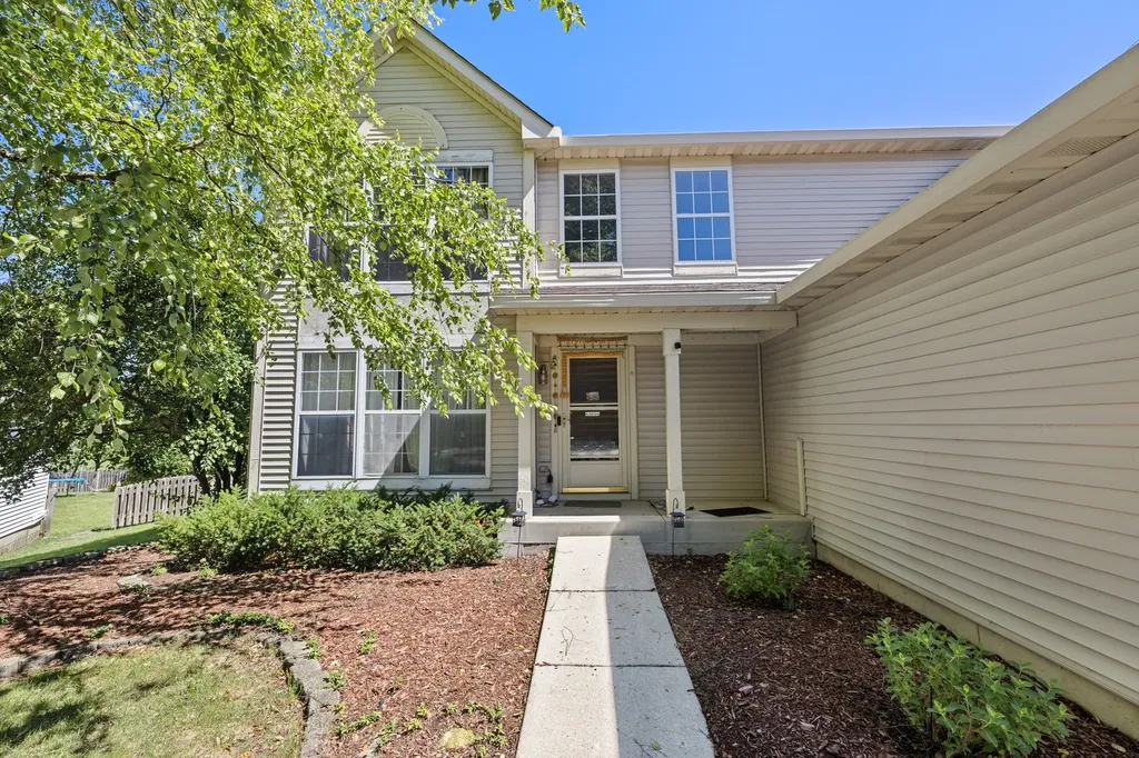2462 Green Valley Court Aurora IL 60503