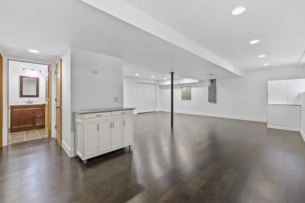 2462 Green Valley Court Aurora IL 60503