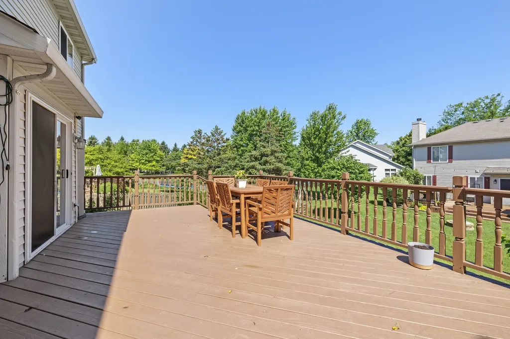 2462 Green Valley Court Aurora IL 60503
