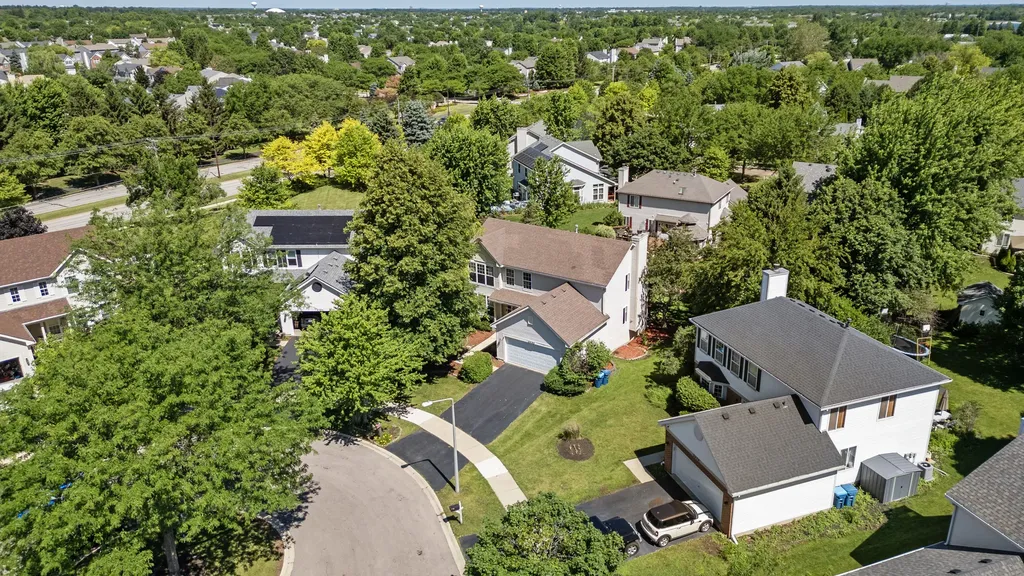 2462 Green Valley Court Aurora IL 60503
