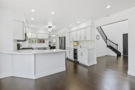 2462 Green Valley Court Aurora IL 60503