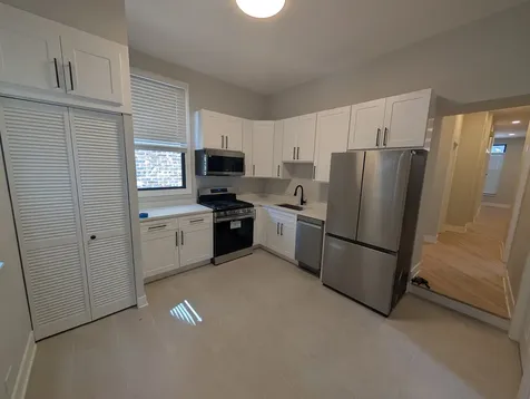 916 North Noble Street Chicago IL 60642