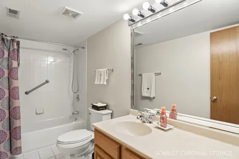 2020 Saint Regis Drive Lombard IL 60148