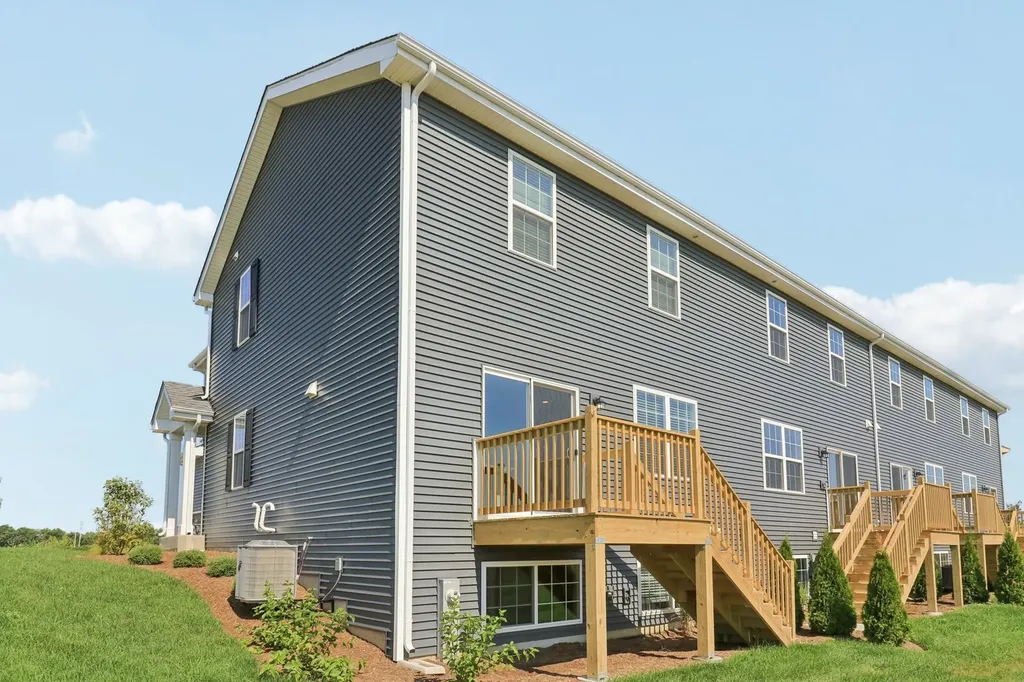 1704 Baler Avenue Aurora IL 60503