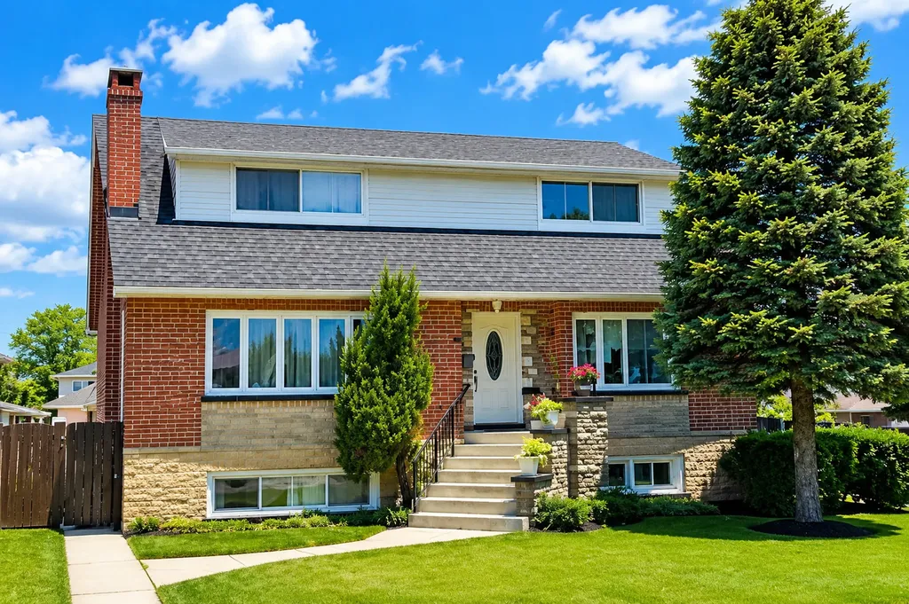 4824 South Lotus Avenue Chicago IL 60638