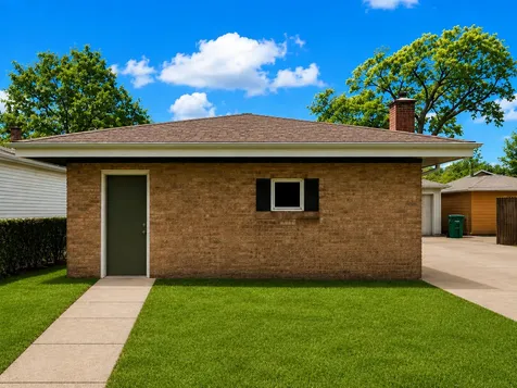 4824 South Lotus Avenue Chicago IL 60638