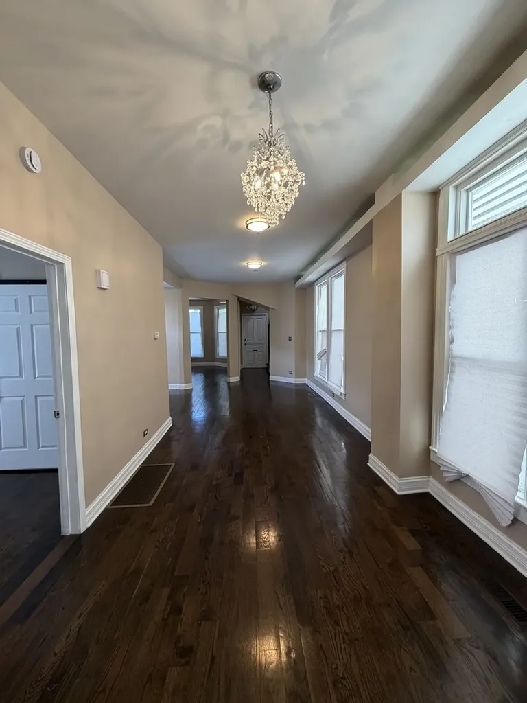 7629 South Dante Avenue Chicago IL 60619