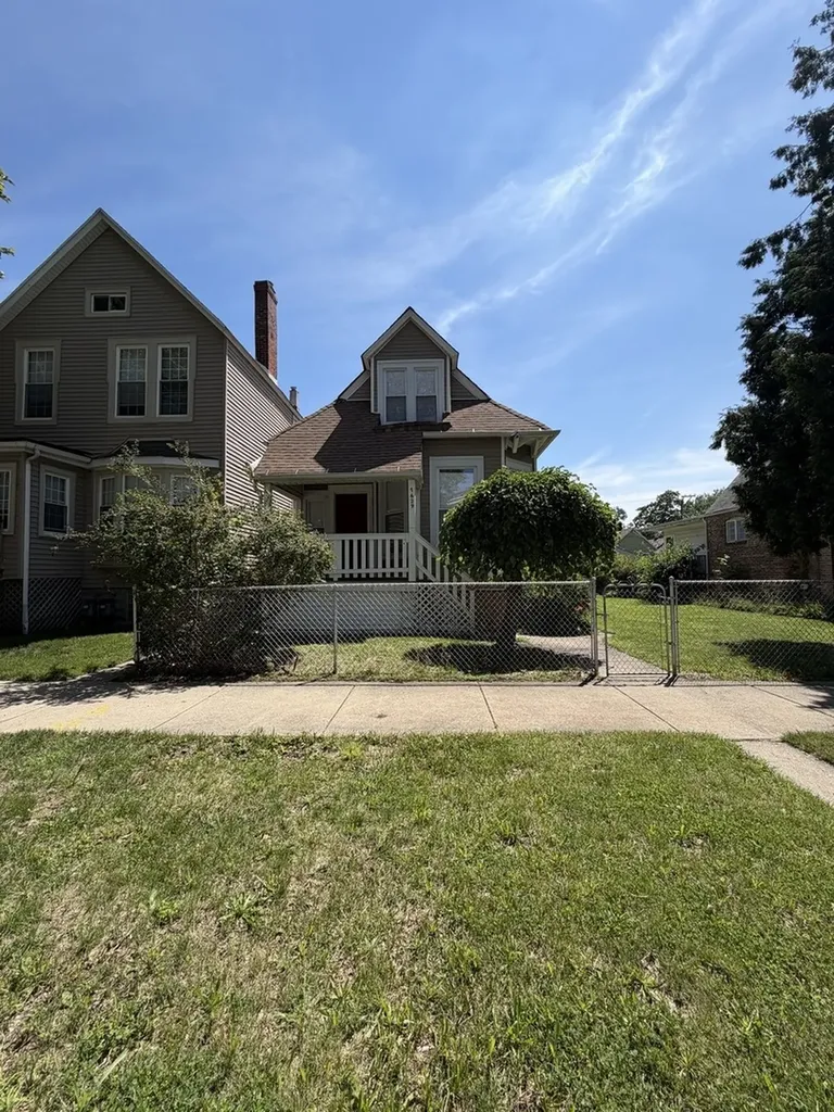 7629 South Dante Avenue Chicago IL 60619
