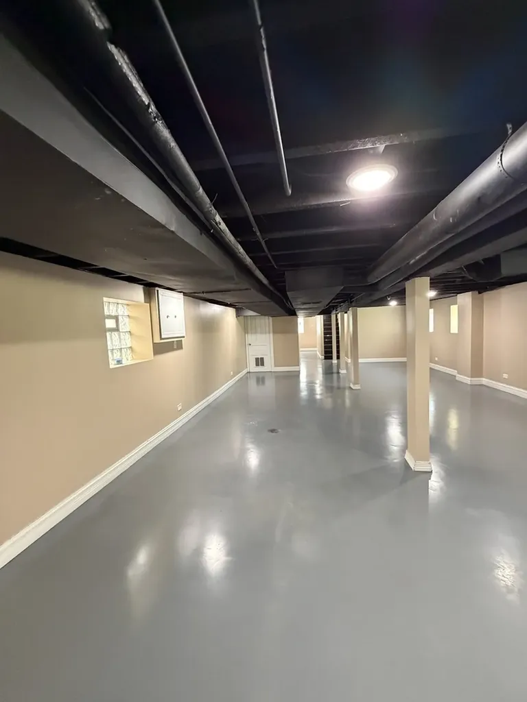 7629 South Dante Avenue Chicago IL 60619