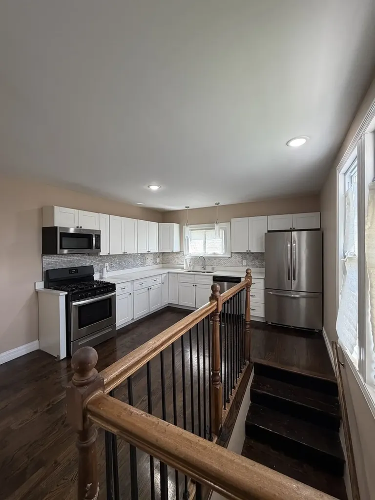 7629 South Dante Avenue Chicago IL 60619
