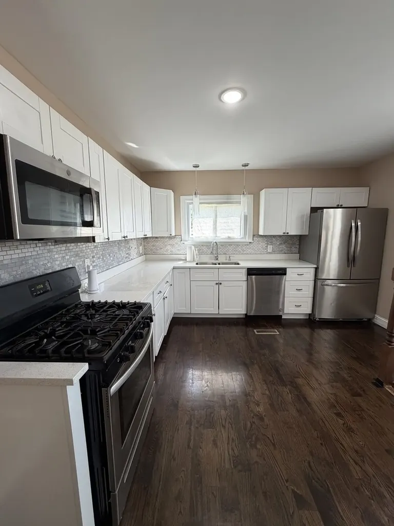 7629 South Dante Avenue Chicago IL 60619