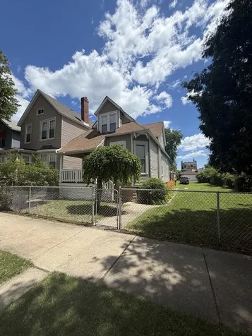 7629 South Dante Avenue Chicago IL 60619