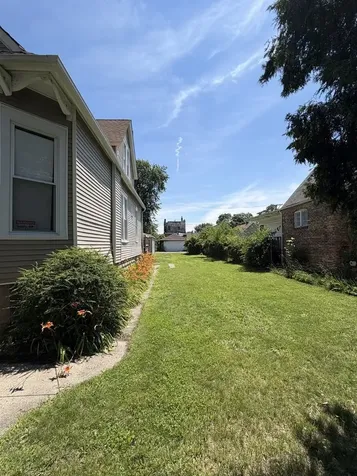 7629 South Dante Avenue Chicago IL 60619