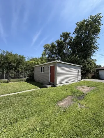 7629 South Dante Avenue Chicago IL 60619