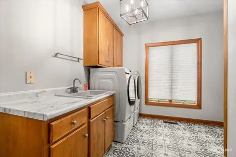 40W913 Trotter Lane St. Charles IL 60175