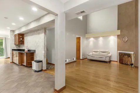 8316 Highpoint Circle Darien IL 60561