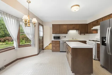 2736 Marlin Court Homewood IL 60430