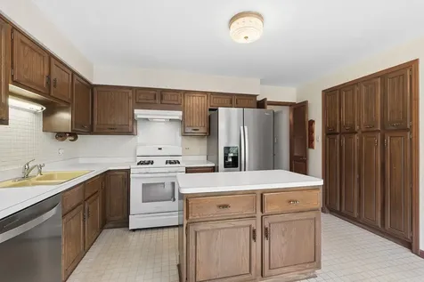 2736 Marlin Court Homewood IL 60430