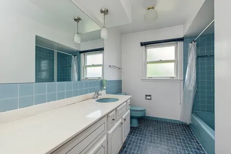 2736 Marlin Court Homewood IL 60430