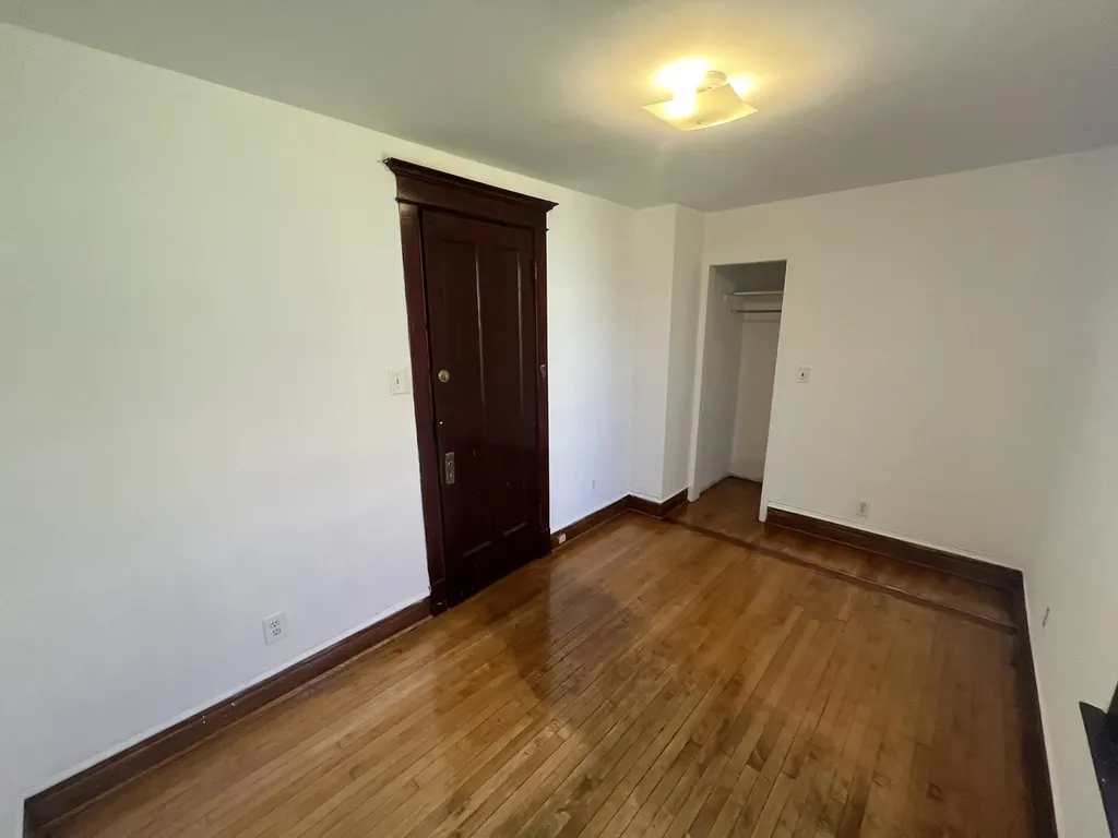 5233 South Hermitage Avenue Chicago IL 60609