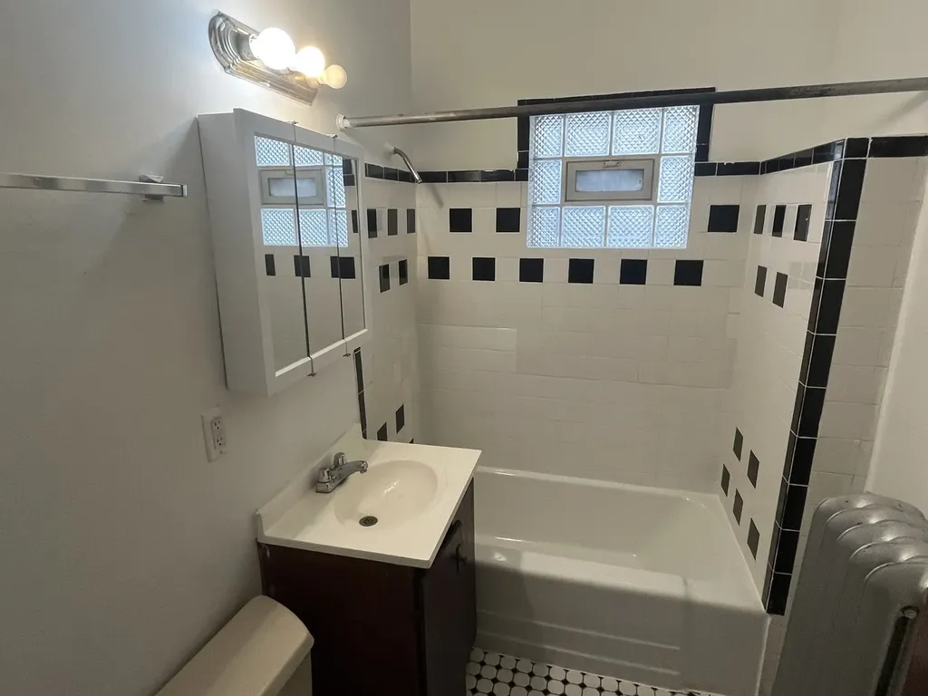 5233 South Hermitage Avenue Chicago IL 60609