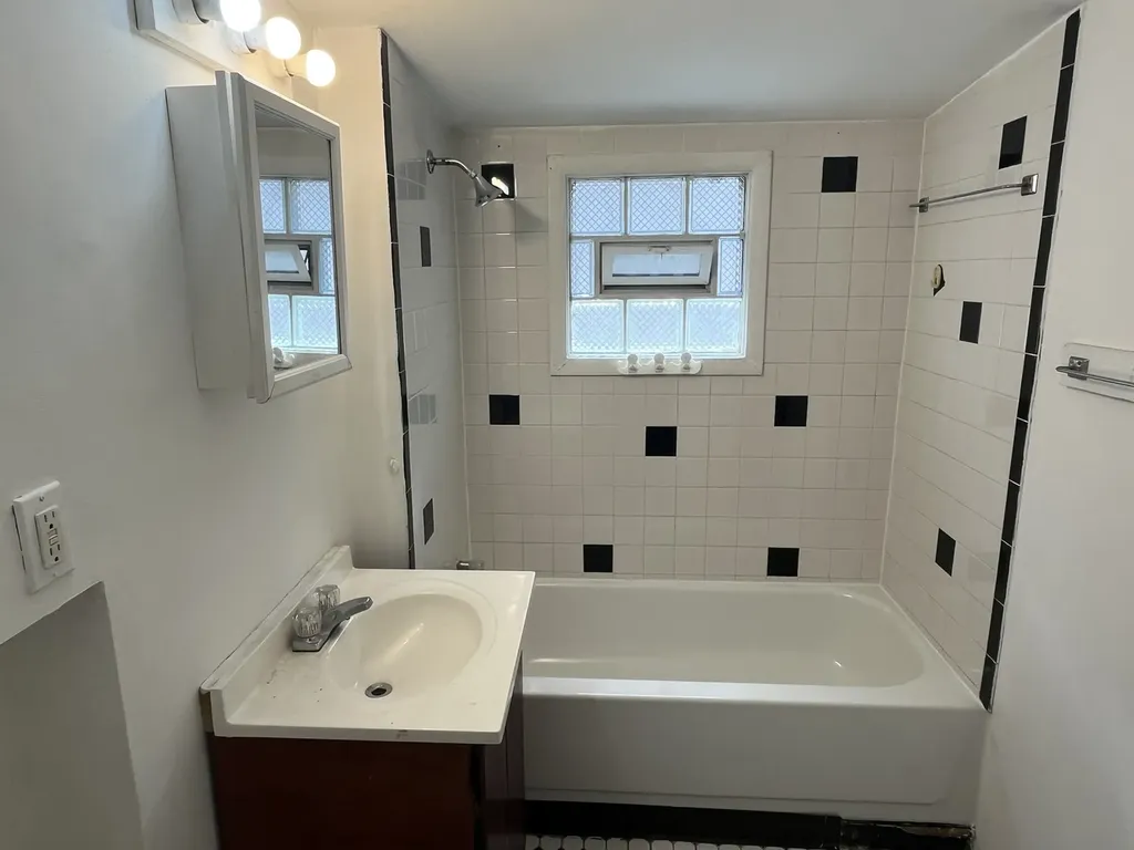 5233 South Hermitage Avenue Chicago IL 60609