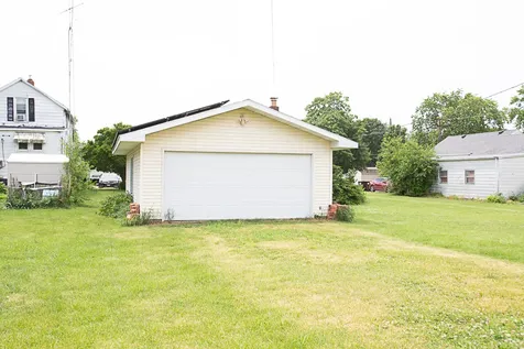 122 South Cedar Street Toluca IL 61369
