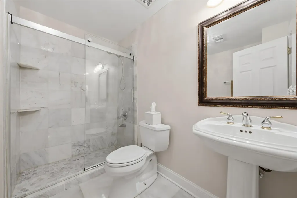 1108 Chadwick Court Aurora IL 60502