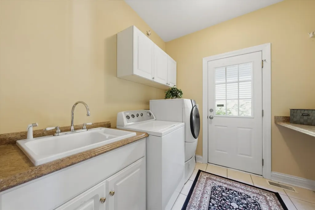 1108 Chadwick Court Aurora IL 60502