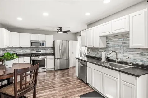 414 Flanagan Circle Minooka IL 60447