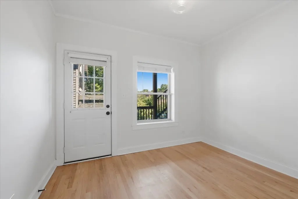 2152 West Ainslie Street Chicago IL 60625