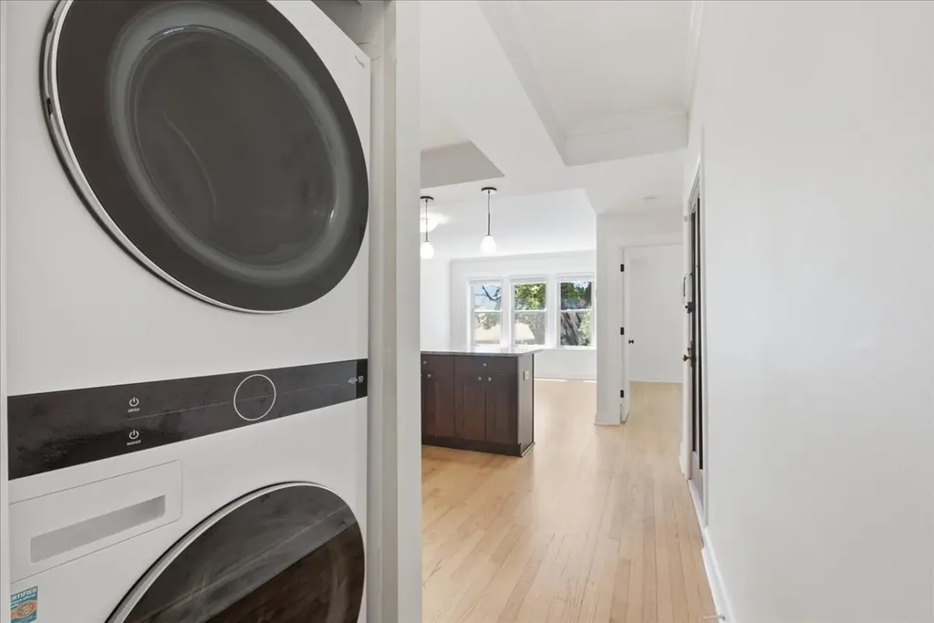 2152 West Ainslie Street Chicago IL 60625