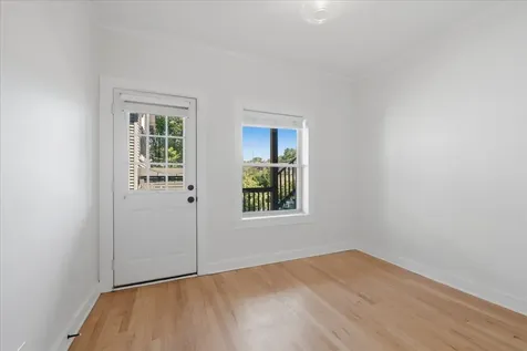 2152 West Ainslie Street Chicago IL 60625