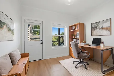 2152 West Ainslie Street Chicago IL 60625