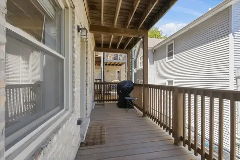 2152 West Ainslie Street Chicago IL 60625