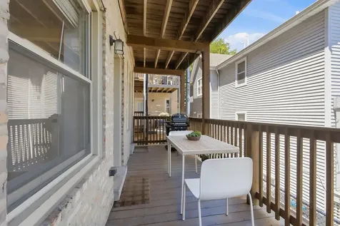 2152 West Ainslie Street Chicago IL 60625