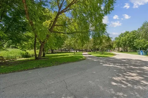 2152 West Ainslie Street Chicago IL 60625